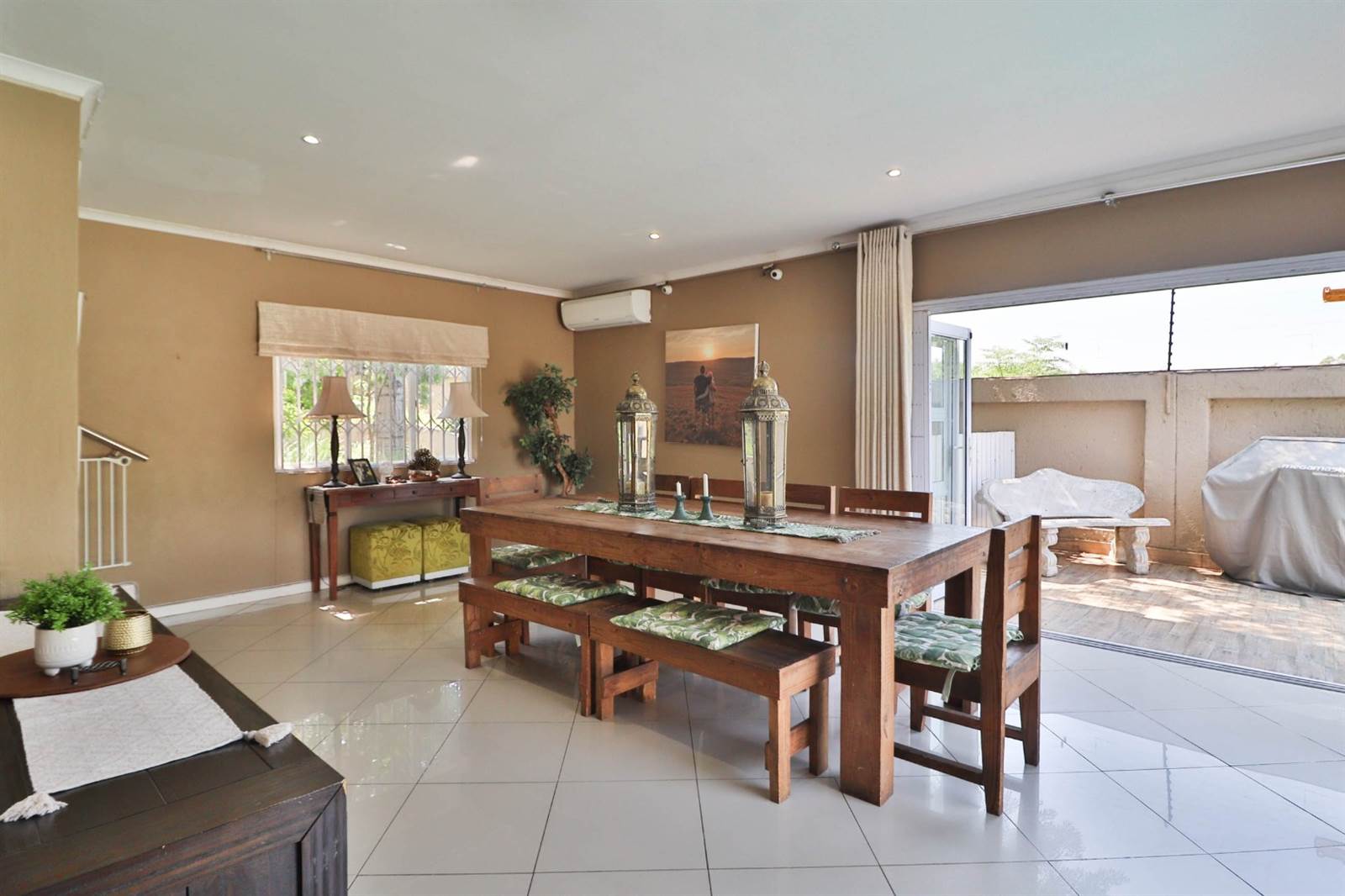 5 Bed House in Lonehill photo number 3