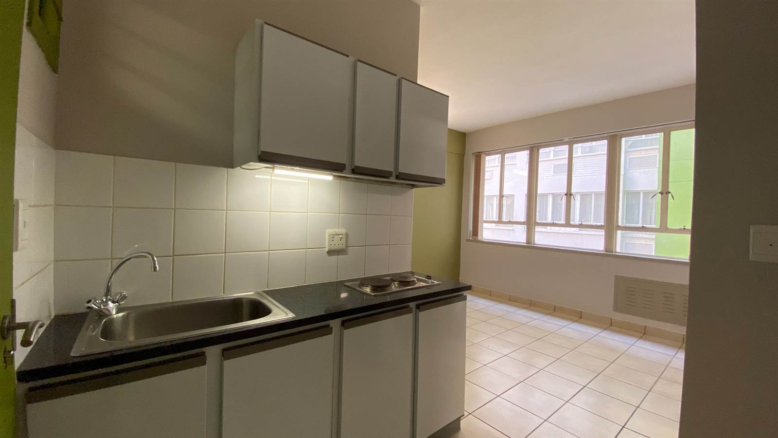 Studio Apartment in Johannesburg Central photo number 4
