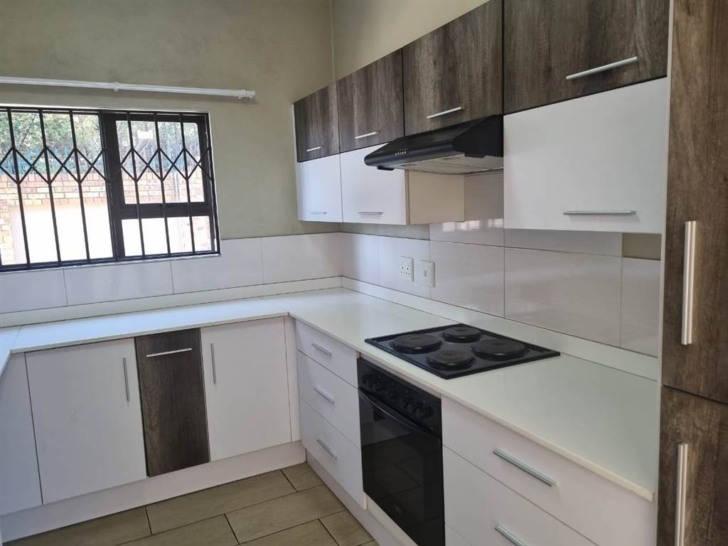 3 Bed Townhouse in Alberton photo number 8