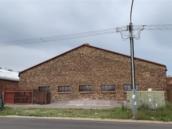 800  m² Industrial space in Monavoni
