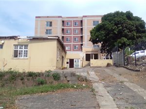 4 Bed House in Parkside