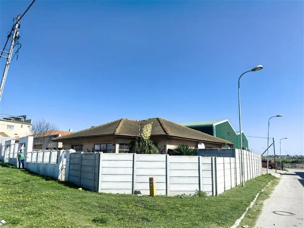 3 Bedroom House 3 Bedroom House