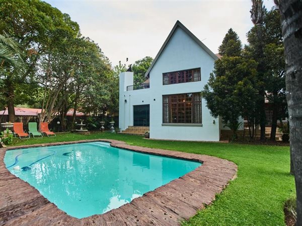 8 Bed House in Waterkloof
