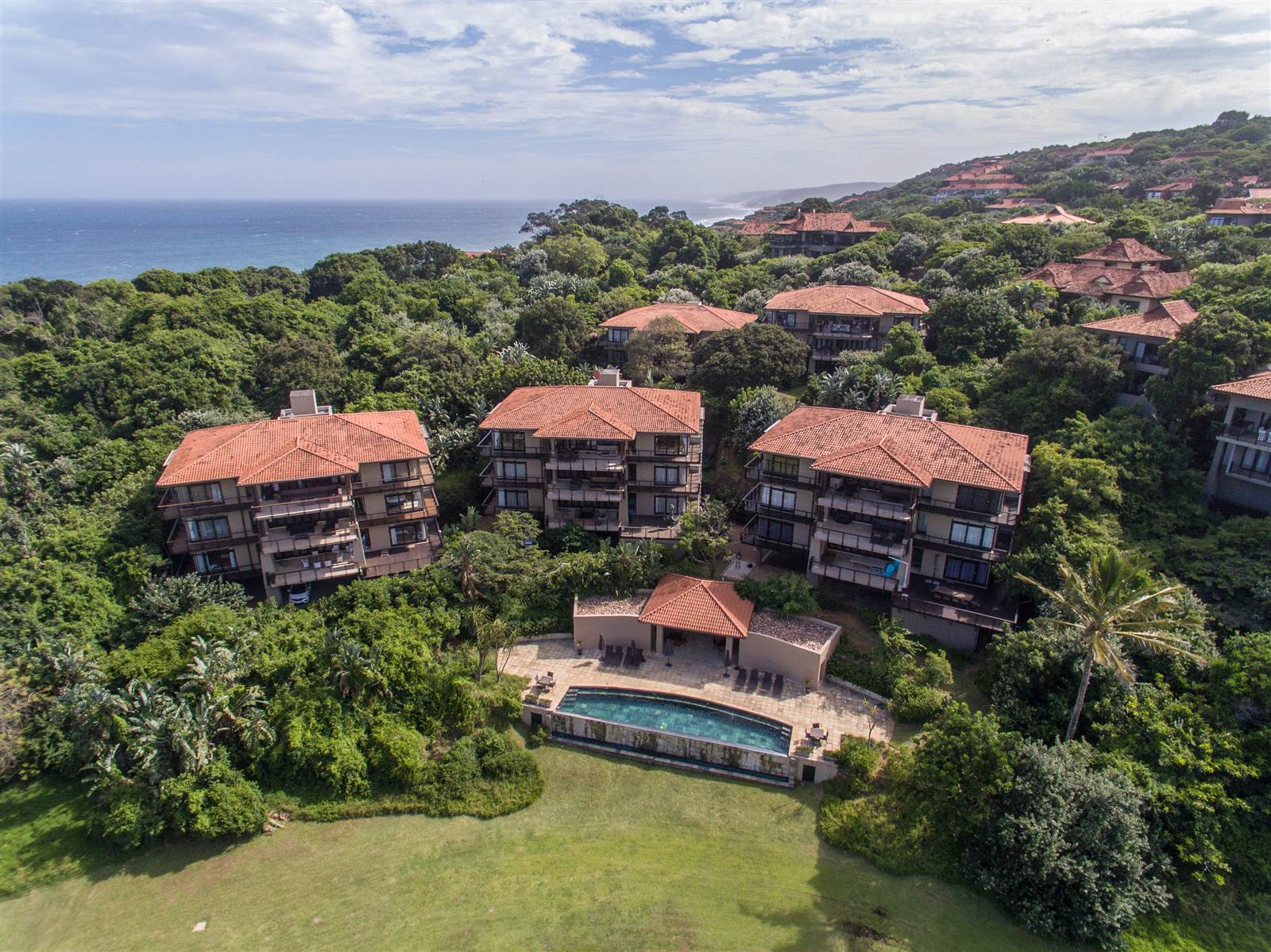 4 Bed Apartment in Zimbali Estate photo number 1