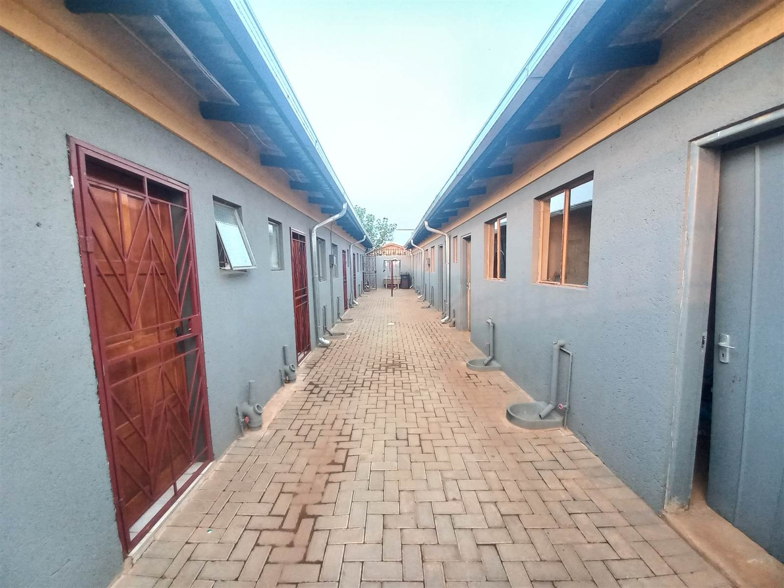 10 Bed House in Soshanguve photo number 2