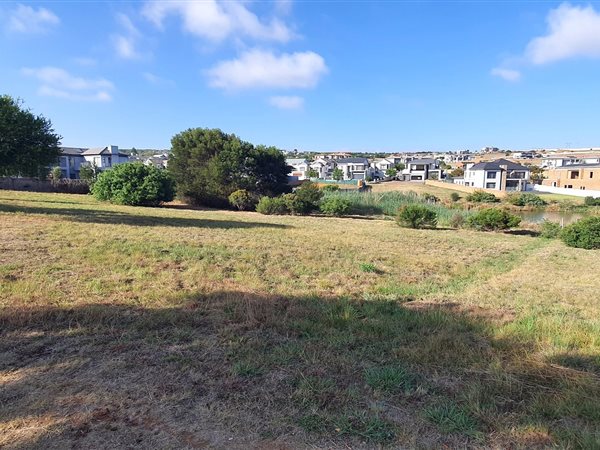3048 m² Land available in The Hills
