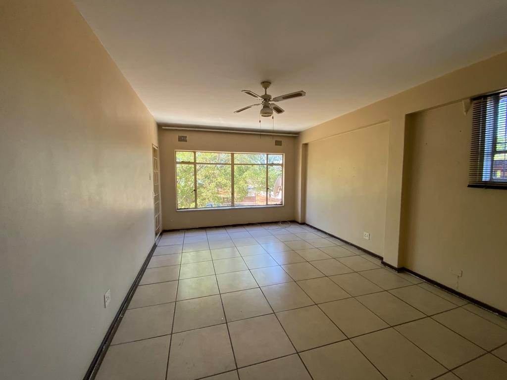 2 Bed Apartment in Vanderbijlpark CE1 photo number 5