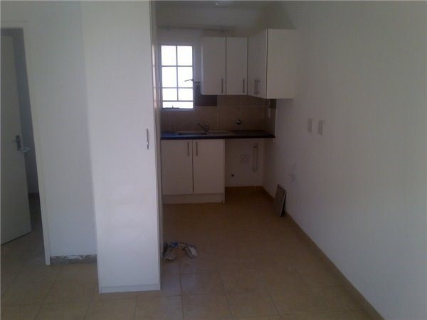 2 Bed Flat in Duvha Park photo number 9