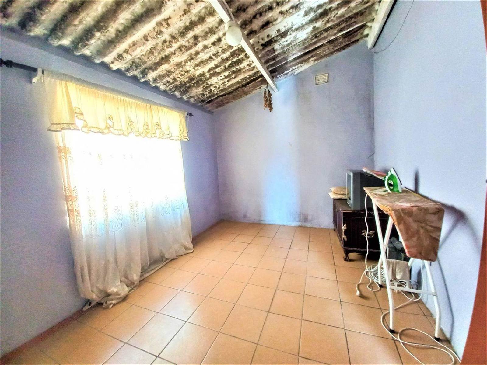 2 Bed House in Mpumalanga photo number 8