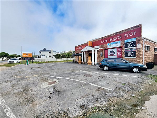 239  m² Commercial space