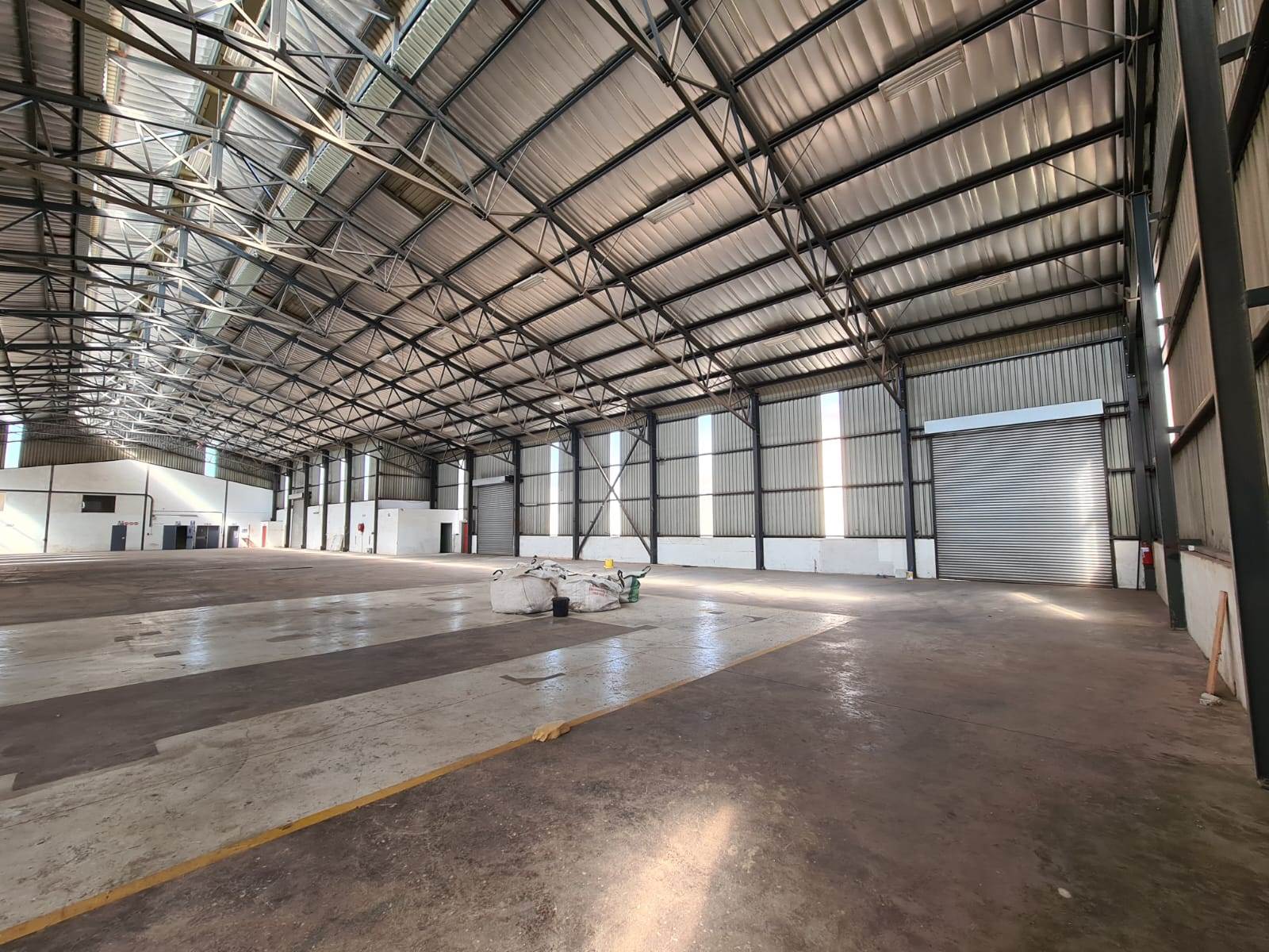 2050  m² Industrial space in Elandsfontein AH photo number 8