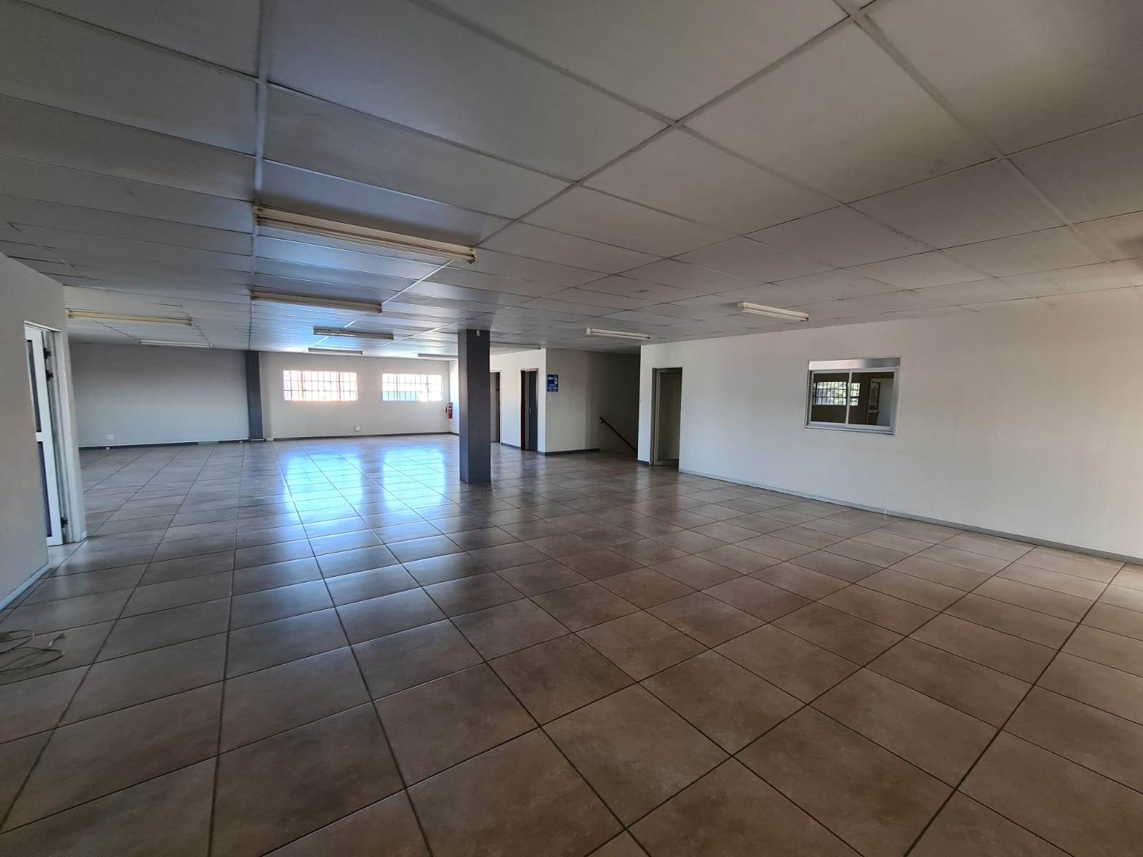 2050  m² Industrial space in Elandsfontein AH photo number 11