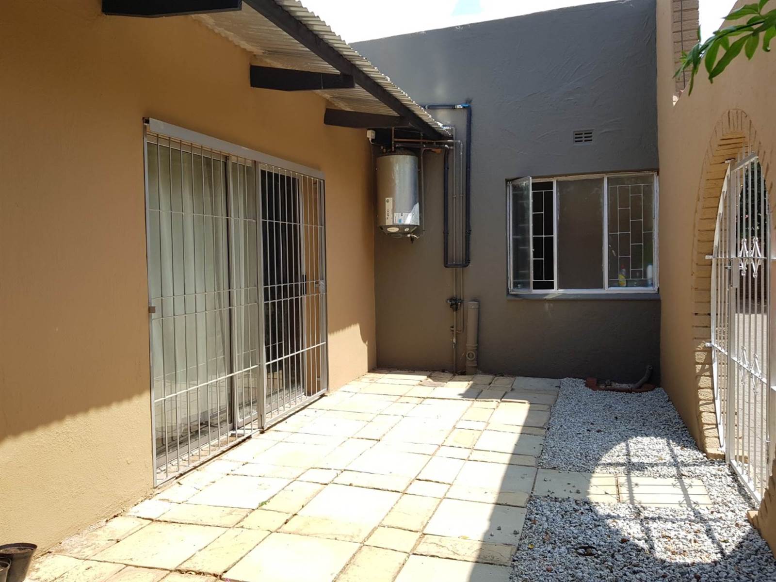 14 Bed House in Polokwane Central photo number 4