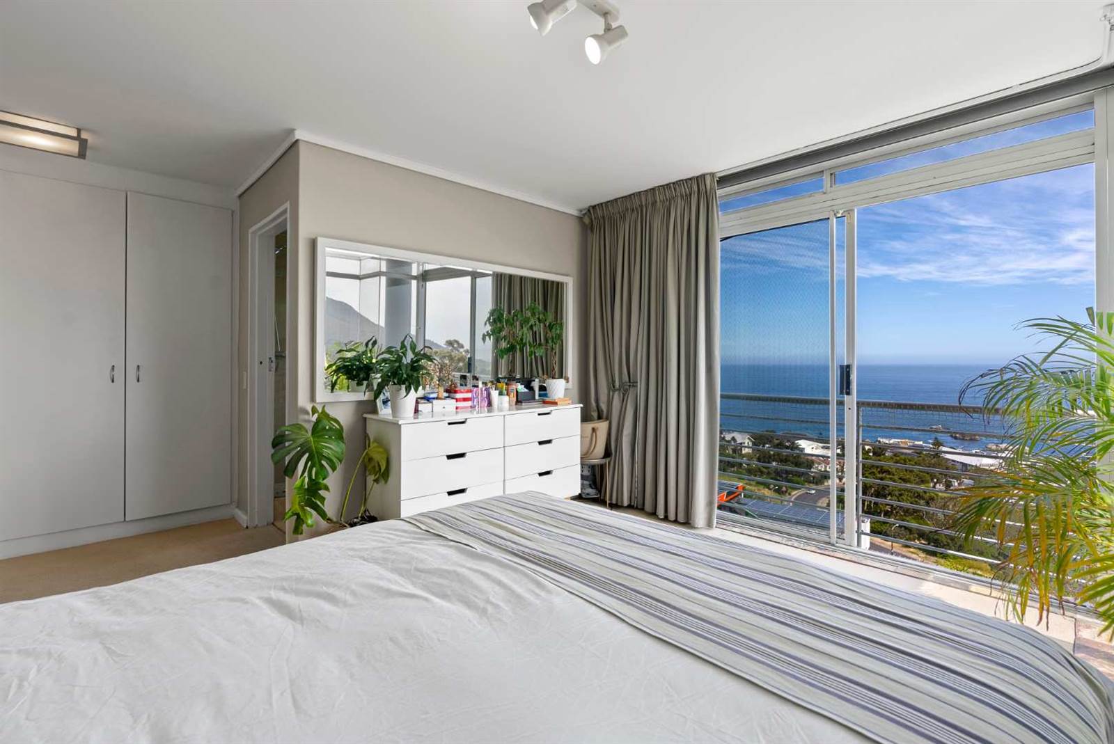 3 Bed Apartment in Camps Bay photo number 14