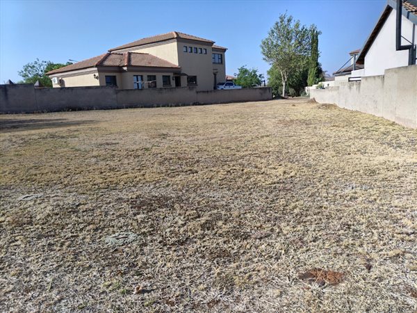 530 m² Land