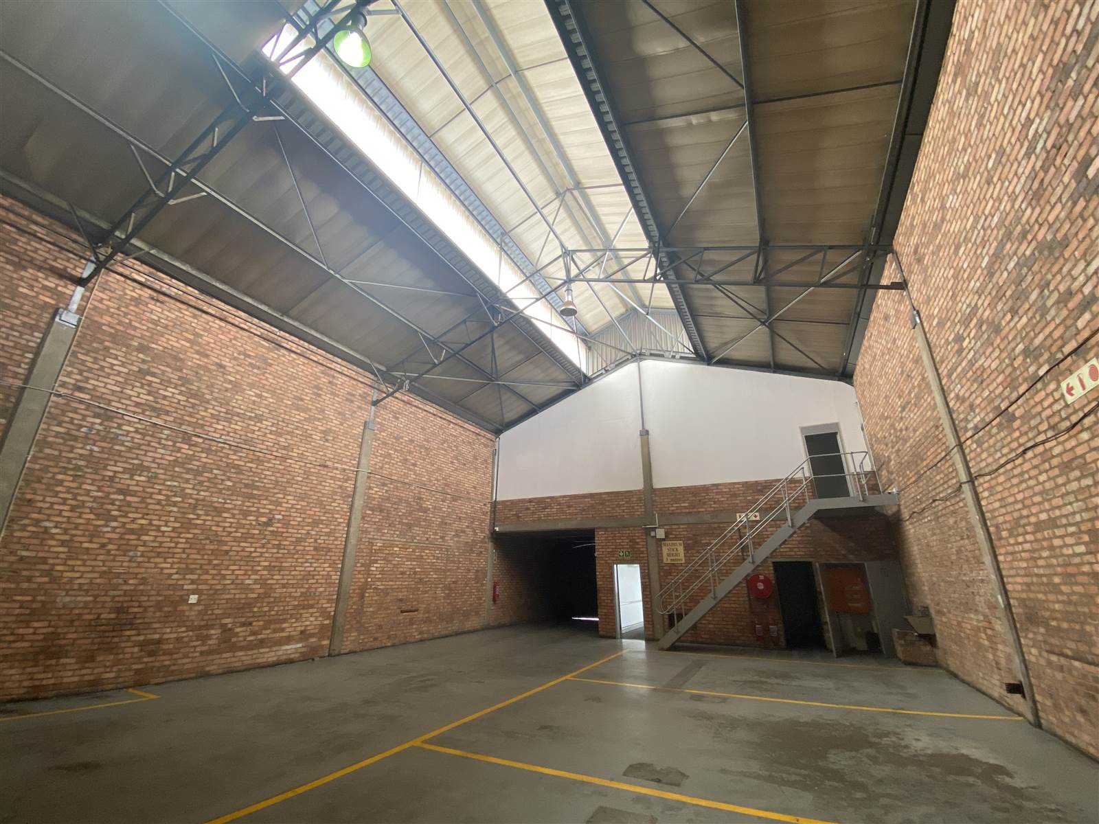 360  m² Industrial space in Randjesfontein photo number 12