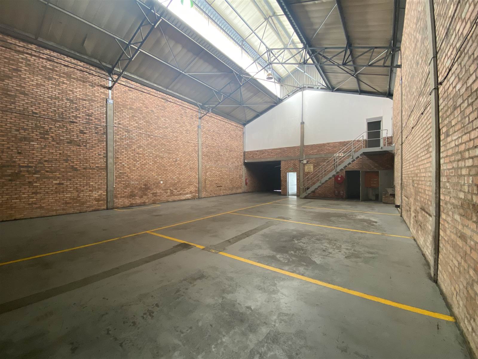 360  m² Industrial space in Randjesfontein photo number 10
