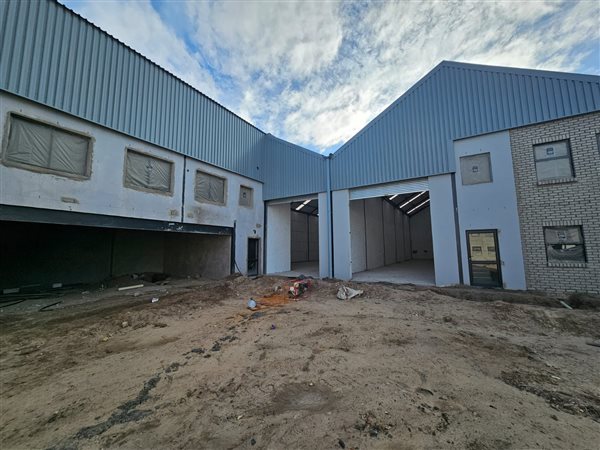 415  m² Industrial space