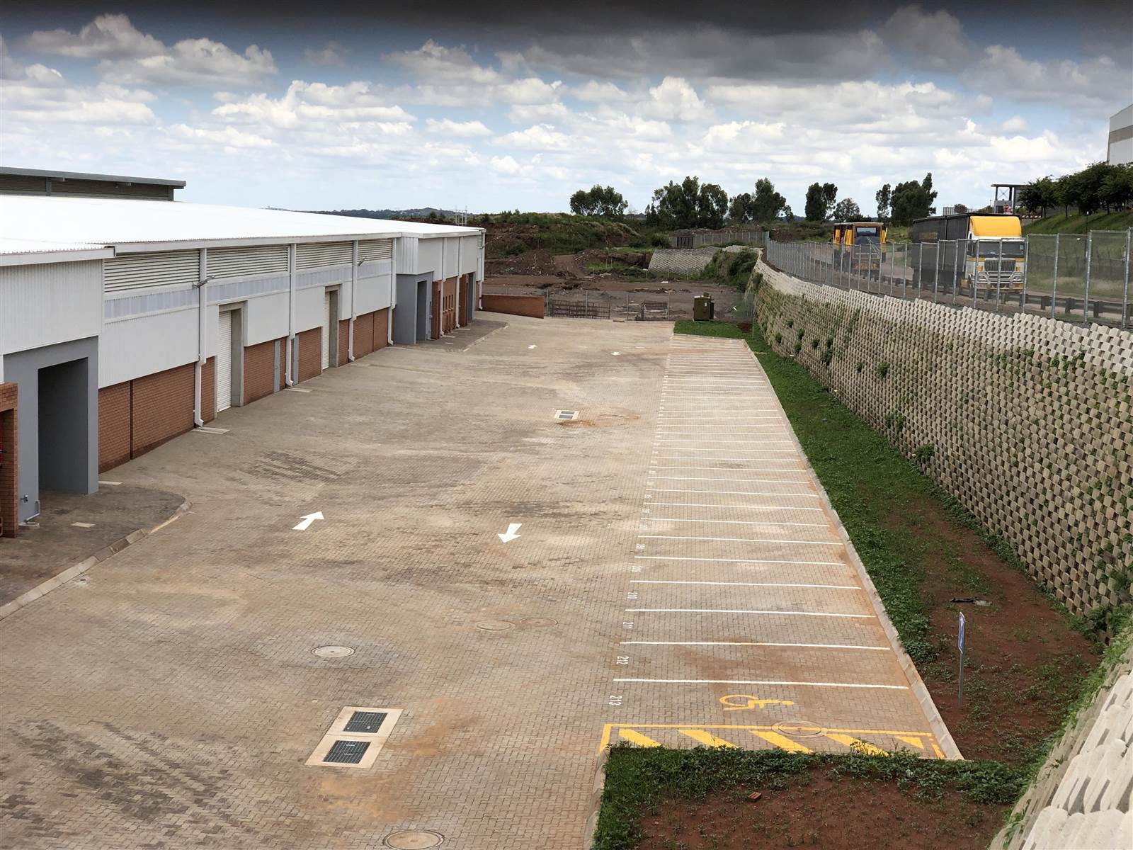 1315  m² Industrial space in Olifantsfontein photo number 5