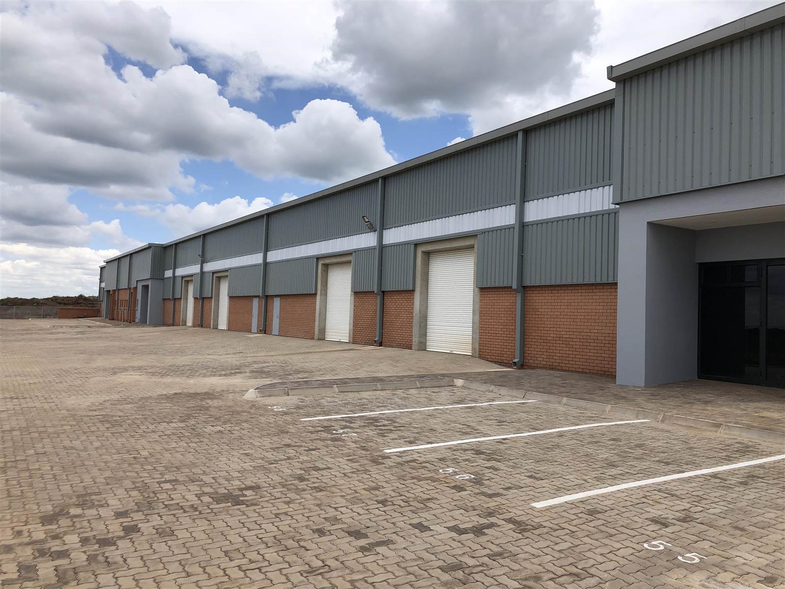 1315  m² Industrial space in Olifantsfontein photo number 4