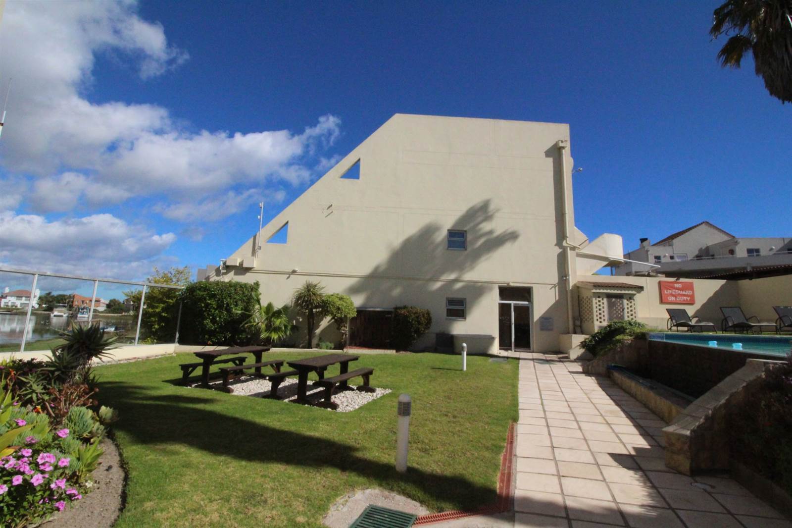 1 Bed Apartment in Port Owen photo number 13