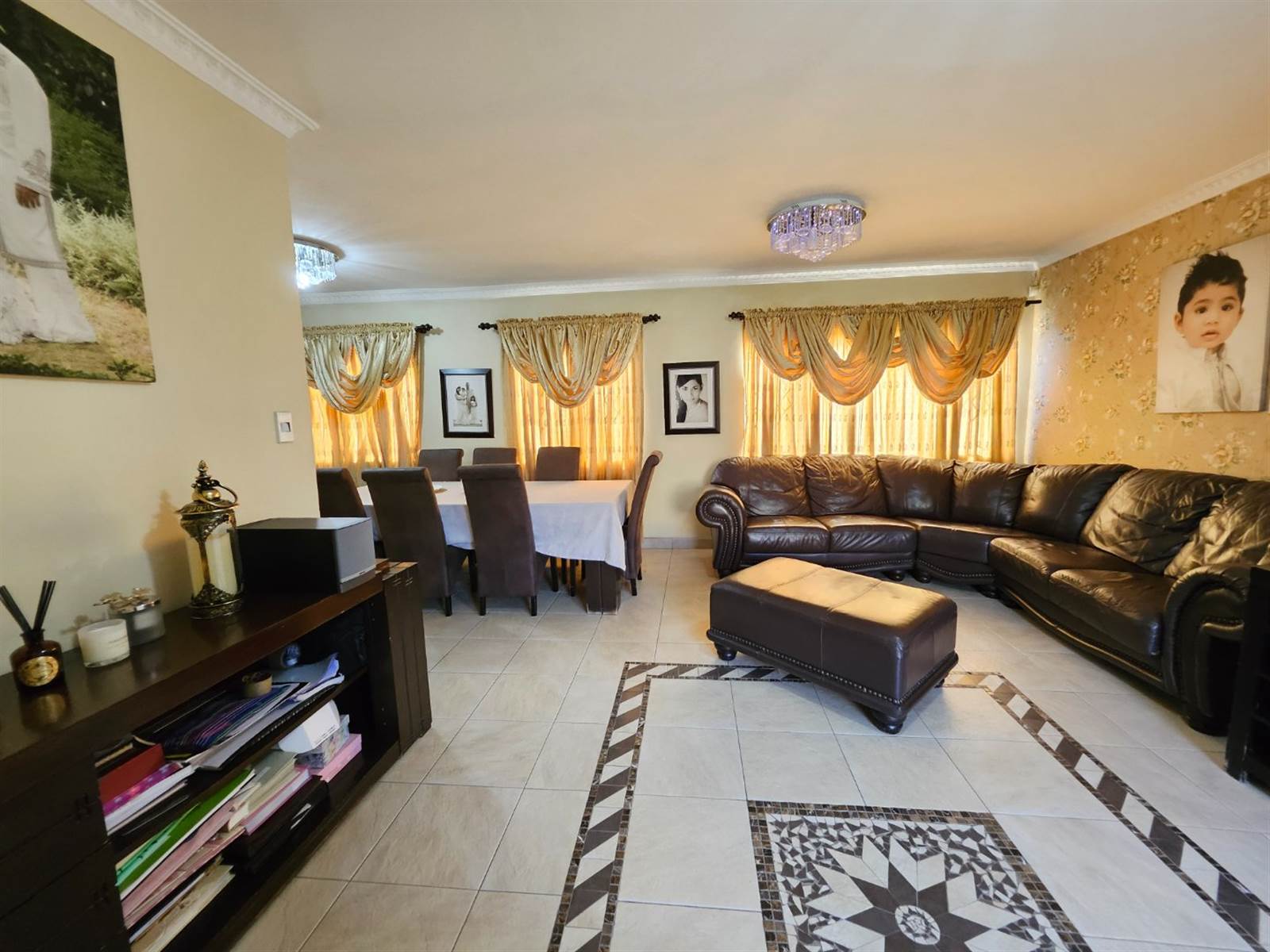 3 Bed Apartment in Carrington Heights photo number 3