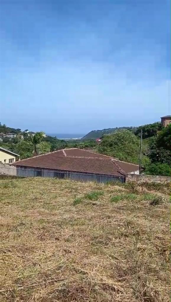 1214 m² Land available in La Mercy photo number 1
