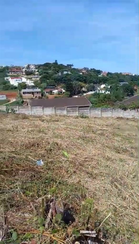 1214 m² Land available in La Mercy photo number 2