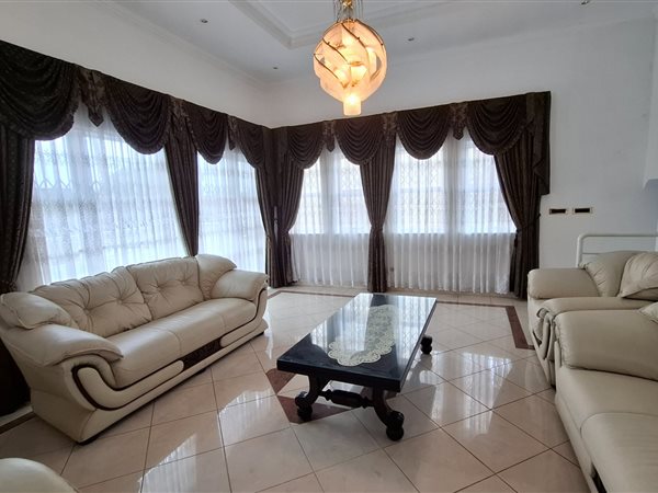 3 Bed Apartment