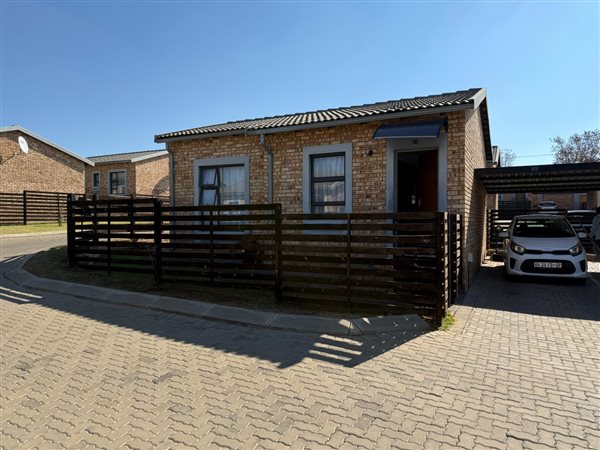 2 Bedroom Townhouse 2 Bedroom Townhouse