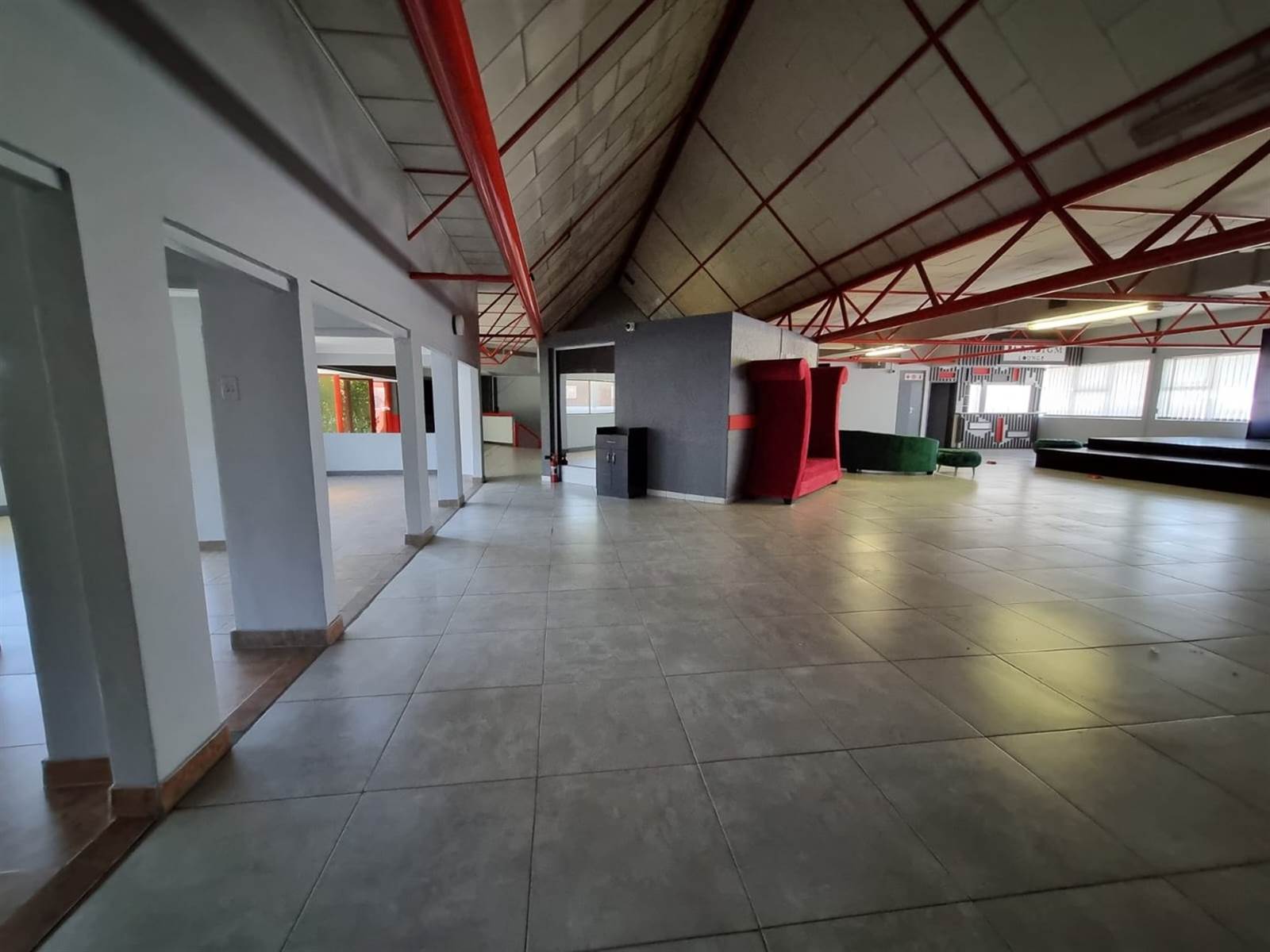 860  m² Office Space in Bloemfontein photo number 10
