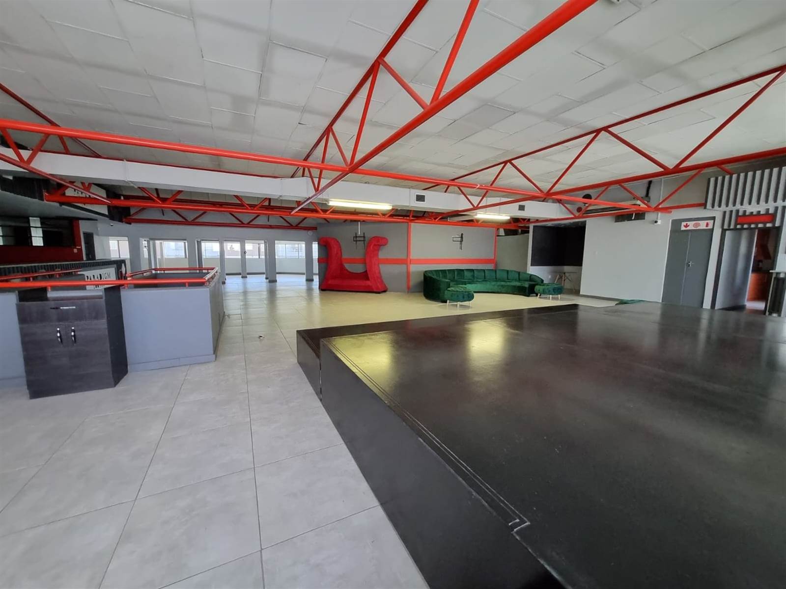 860  m² Office Space in Bloemfontein photo number 9