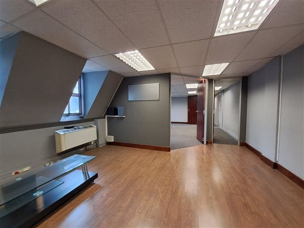 150  m² Office Space