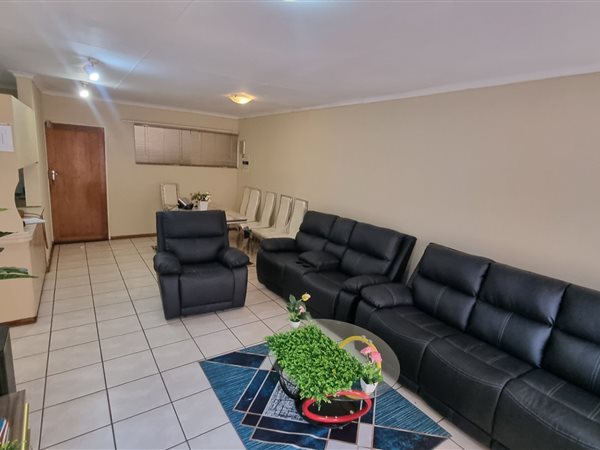 3 Bedroom Townhouse 3 Bedroom Townhouse
