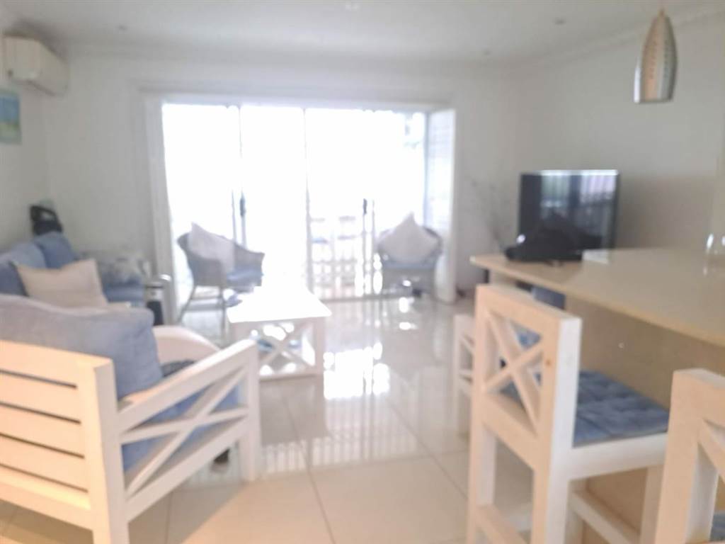 2 Bed Townhouse in Umhlanga Rocks photo number 4