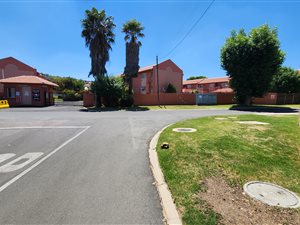 3 Bed Townhouse in Meyersdal