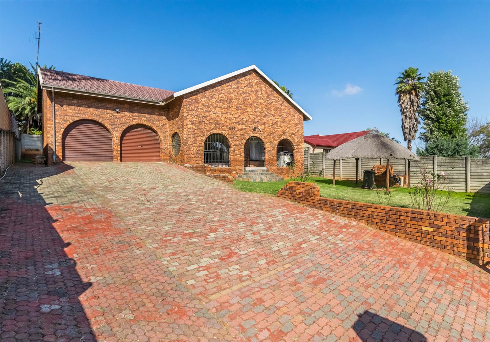 4 Bed House in Grobler Park photo number 1