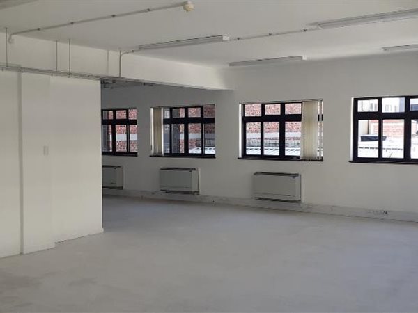 350  m² Office Space