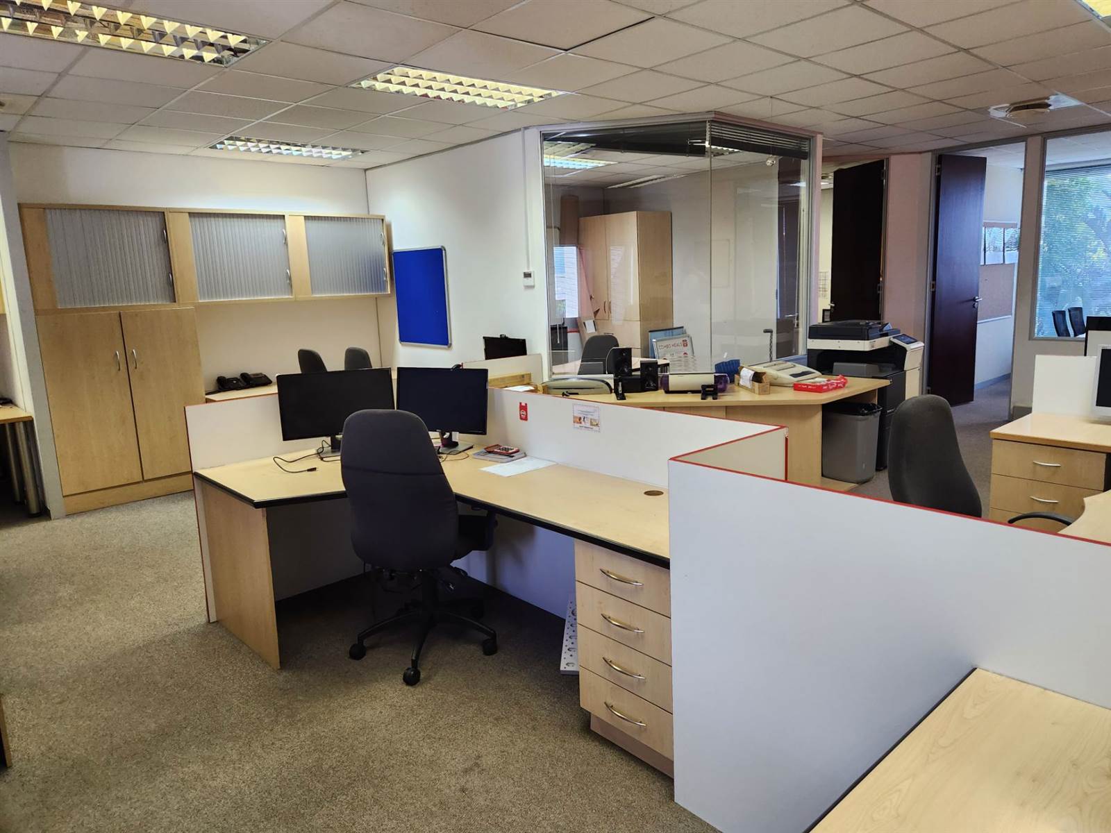 260  m² Office Space in Somerset Park photo number 15