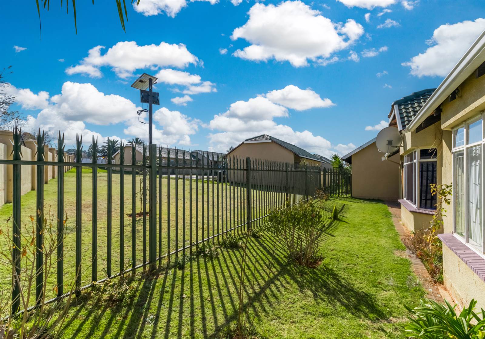 2 Bed Townhouse in Grobler Park photo number 22