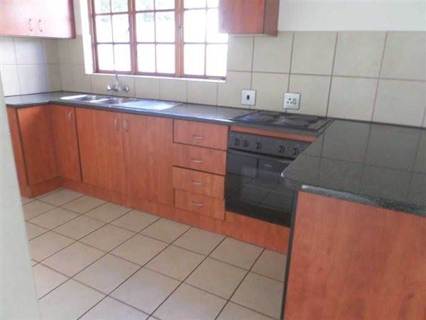 3 Bed Duplex in Polokwane Central photo number 5
