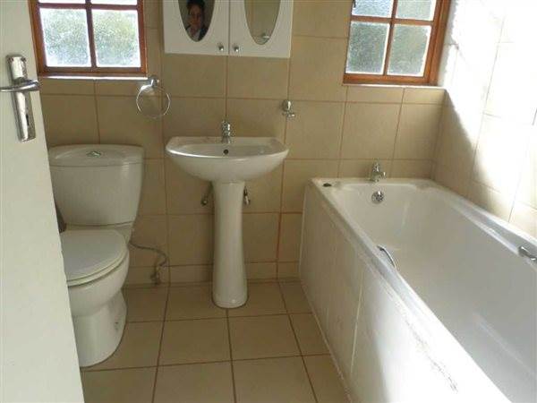 3 Bed Duplex in Polokwane Central photo number 10