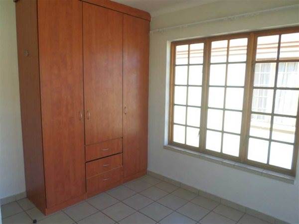 3 Bed Duplex in Polokwane Central photo number 9