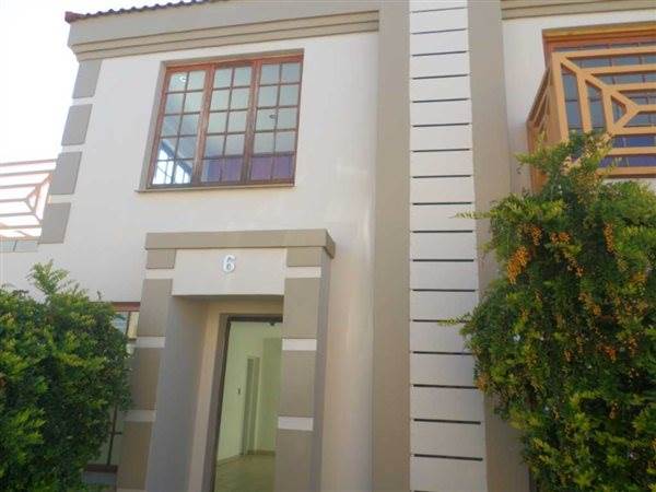 3 Bed Duplex in Polokwane Central photo number 1