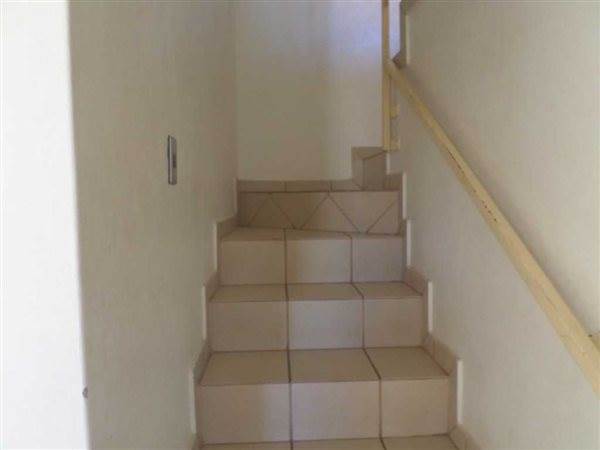 3 Bed Duplex in Polokwane Central photo number 7