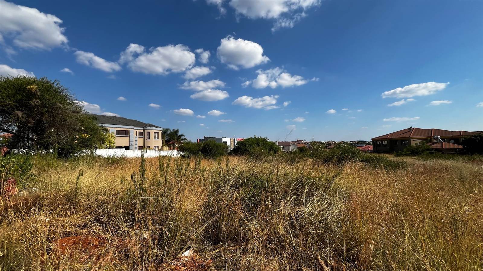1069 m² Land available in Serala View photo number 6