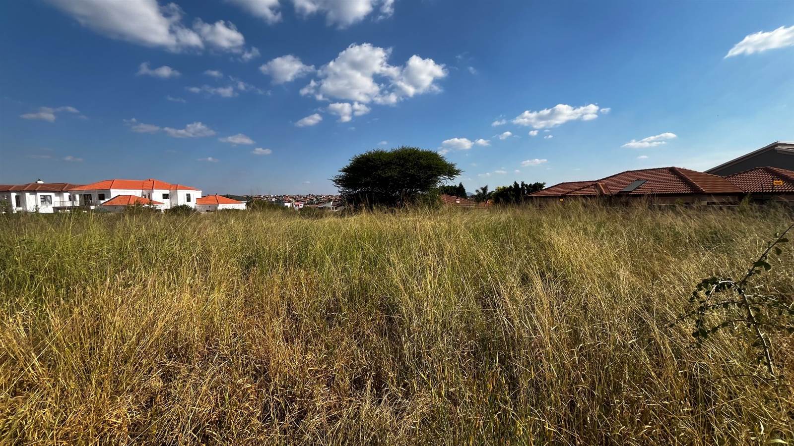 1069 m² Land available in Serala View photo number 8