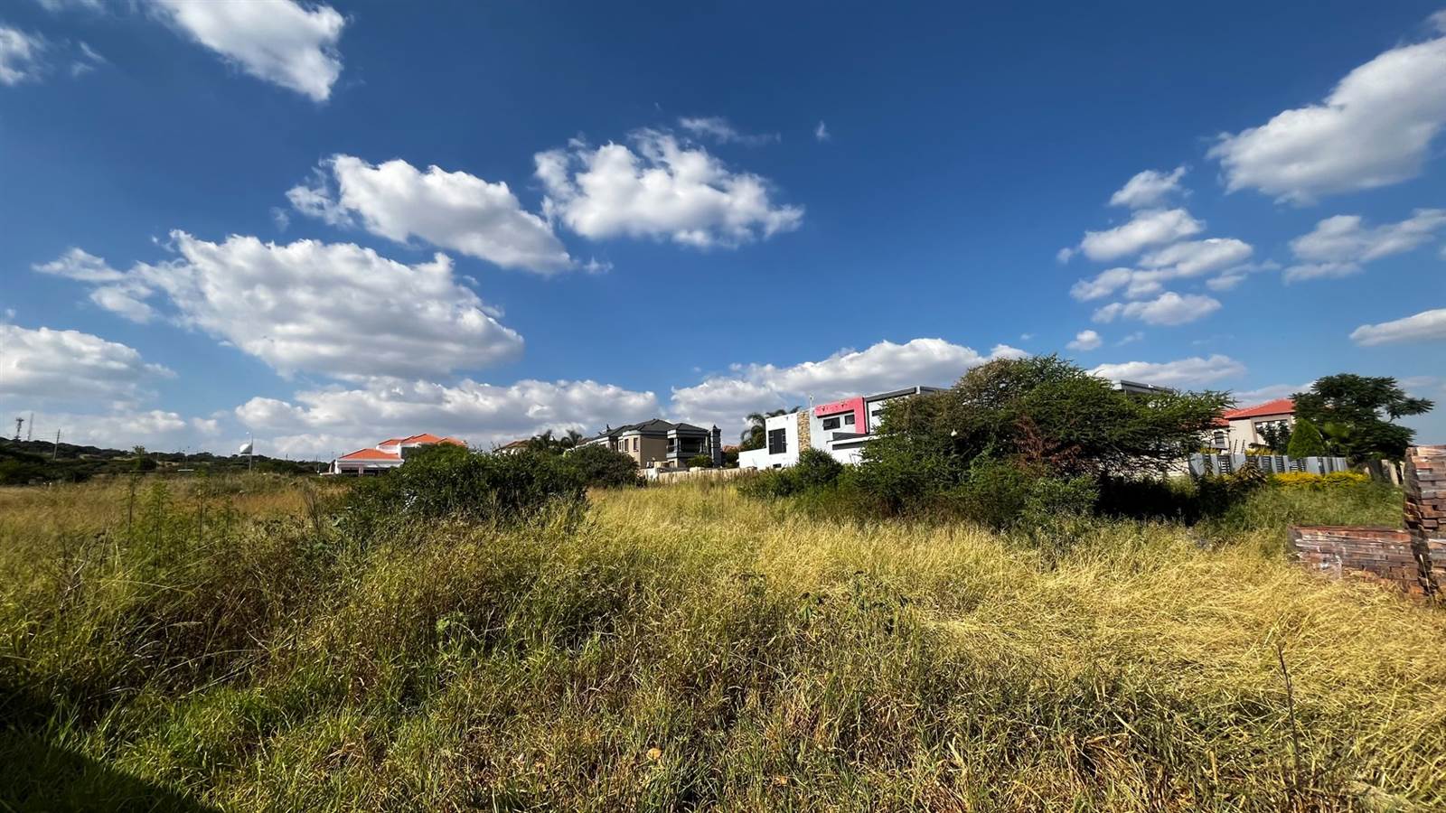 1069 m² Land available in Serala View photo number 2