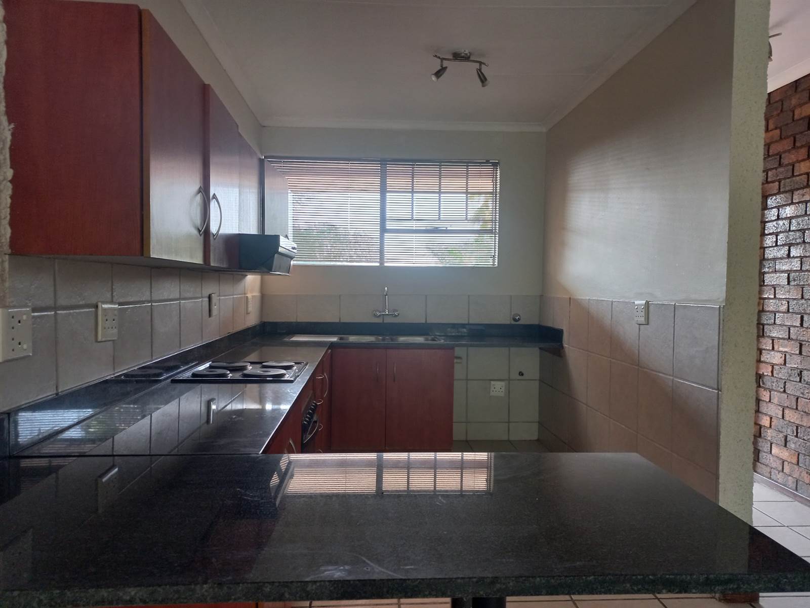 2 Bed Flat in Alberton photo number 8