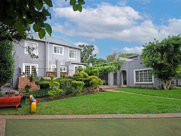 5 Bed House in Westcliff